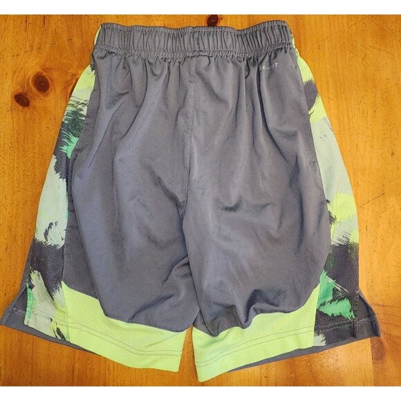 Boy's Nike Dri-Fit Gray Neon Green Athletic Shorts Pockets Pull On Medium - Picture 3 of 4